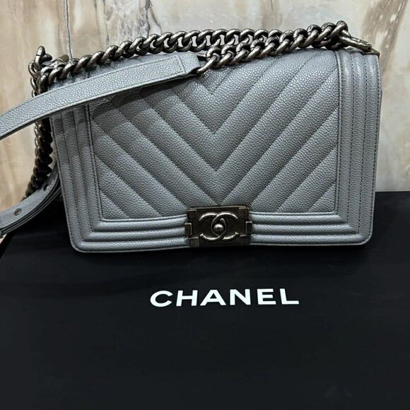 RARE Chanel Boy Bag Grey Gray Chevron Caviar Leather Medium Holiday Gift - Picture 1 of 8